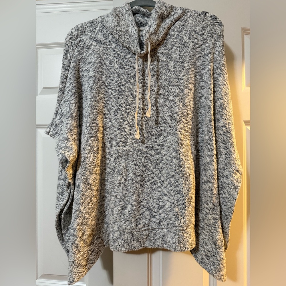 Lou & Grey Gray Poncho
